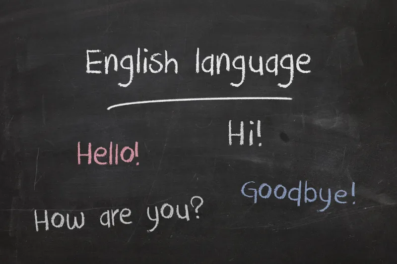 Pizarra con palabras escritas en inglés