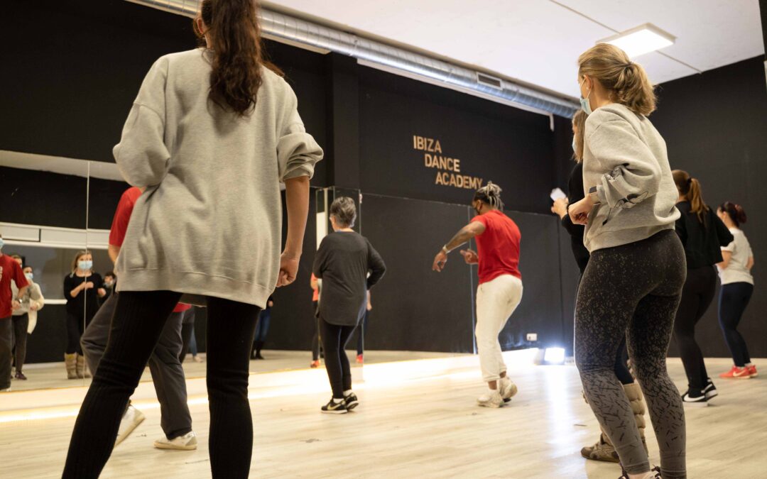 ¡Lánzate a las pistas de baile y de pádel este otoño!