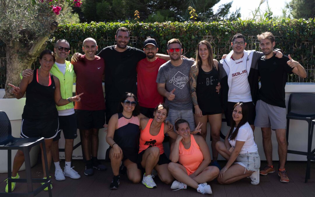 Compañeros y adversarios en la pista en el Segundo Torneo de Pádel de ‘Cuidándote’