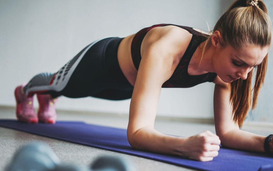 Ejercicios de fuerza sin pesas para hacer en el gimnasio
