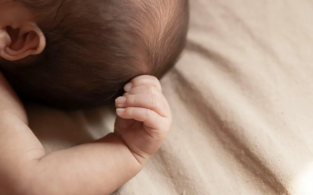 Control de la cabeza en los bebés: El primer gran paso hacia su desarrollo