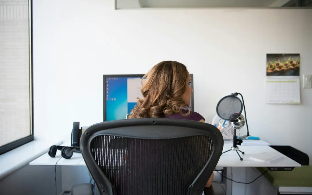 Cuida tu postura: ¿Qué hace que una silla sea ergonómica?